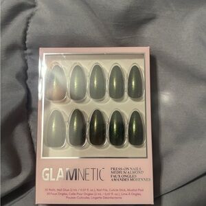 Glamnetic Medium Almond Press-On Nails - Iridescent Green